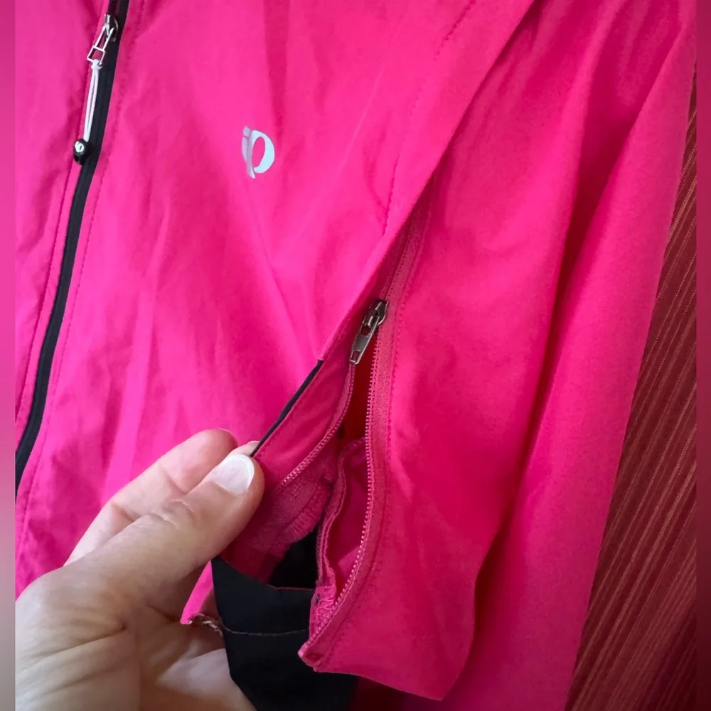 Pearl Izumi Women's Vibrant Pink and Black Bike Jacket Removable Sleeves - S/M - Picture 4 of 9